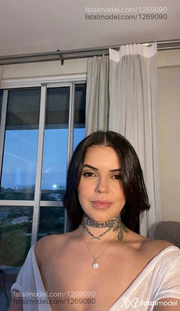 Acompanhante mulher morena (o) de olhos castanhos - Safira