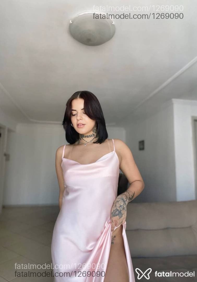 Acompanhante mulher morena (o) de olhos castanhos - Safira