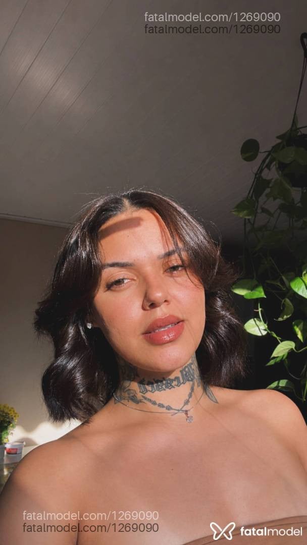 Acompanhante mulher morena (o) de olhos castanhos - Safira