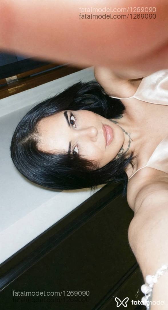 Acompanhante mulher morena (o) de olhos castanhos - Safira
