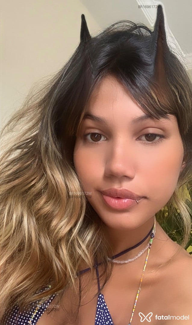 Acompanhante mulher trans com cabelo castanho de olhos mel em Rio de Janeiro - Julinha
