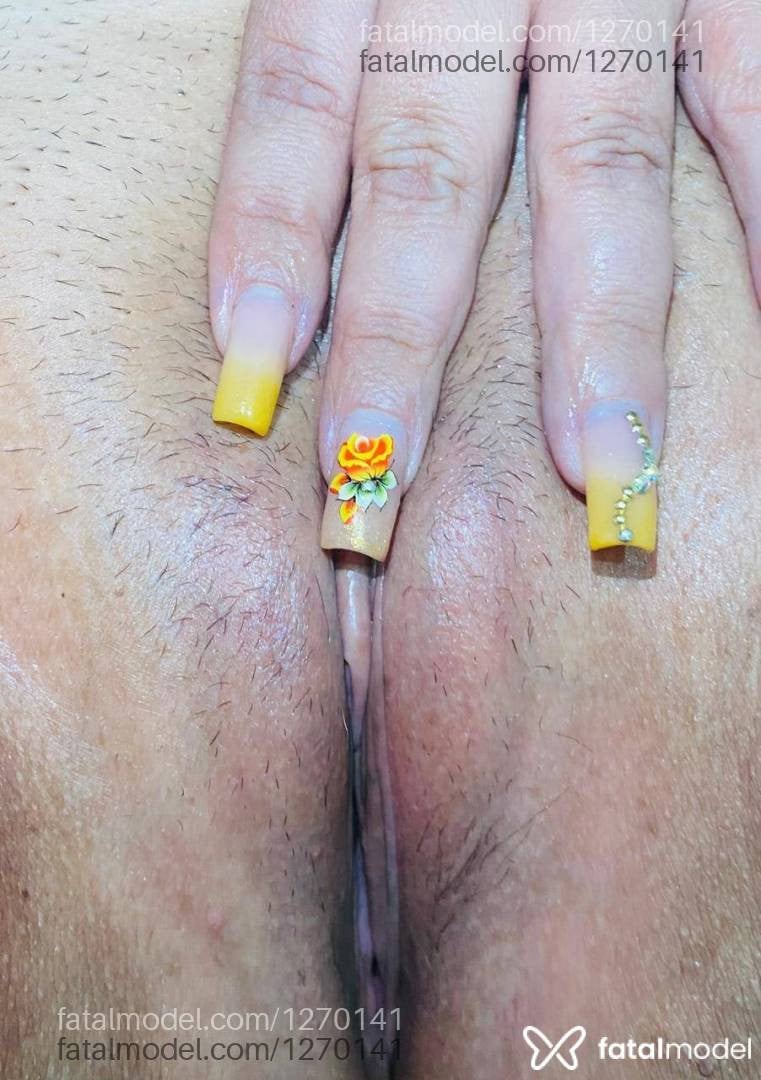 Acompanhante mulher morena (o) de olhos castanhos - Gabriella Brandão