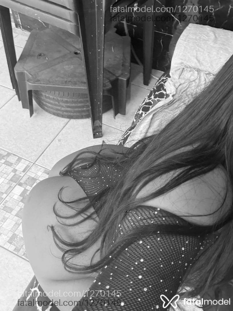 Acompanhante mulher loira (o) de olhos castanhos - Cacau