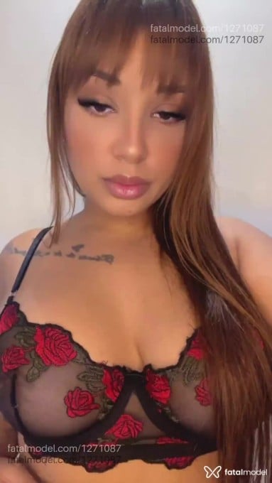 Acompanhante mulher com cabelo castanho de olhos castanhos em Jaú Acompanhante mulher com cabelo castanho de olhos castanhos em Jaú - Aysha Buarque