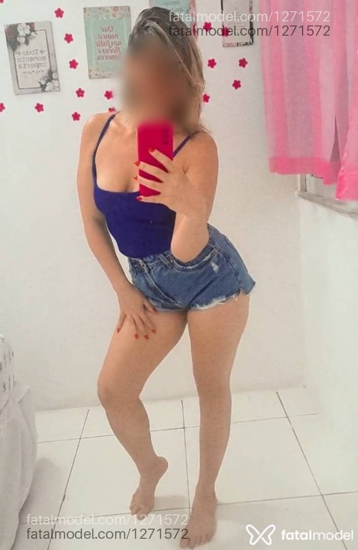 Acompanhante mulher loira (o) de olhos mel em Virtual - Larissa