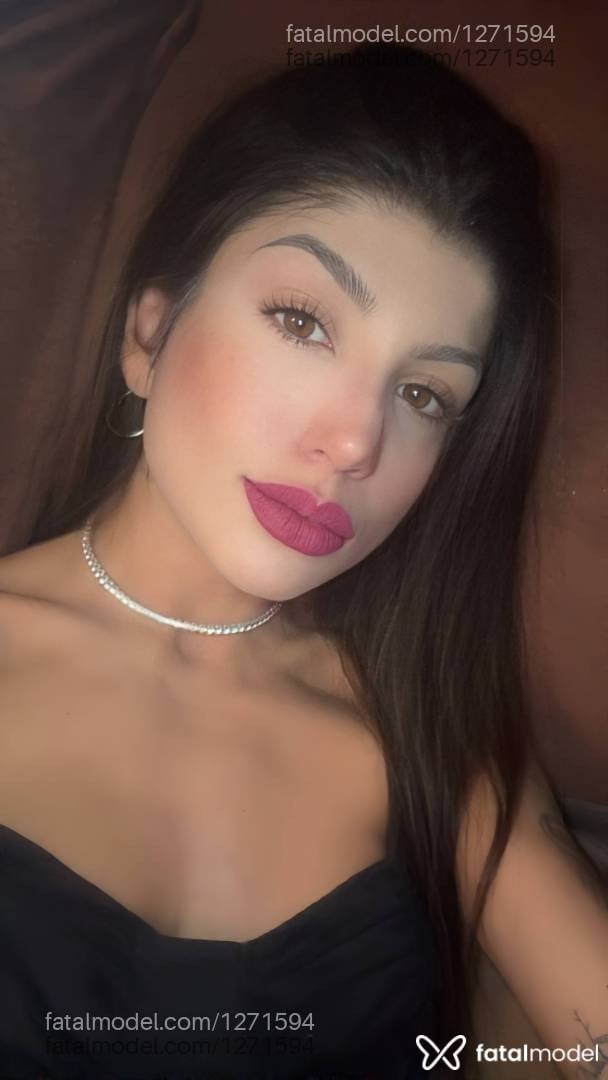 Acompanhante mulher com cabelo castanho de olhos mel - Brunatr