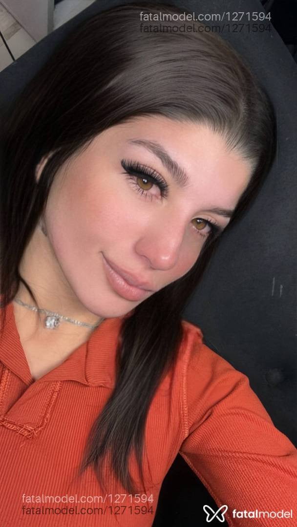 Acompanhante mulher com cabelo castanho de olhos mel em Porto Alegre - Brunatr
