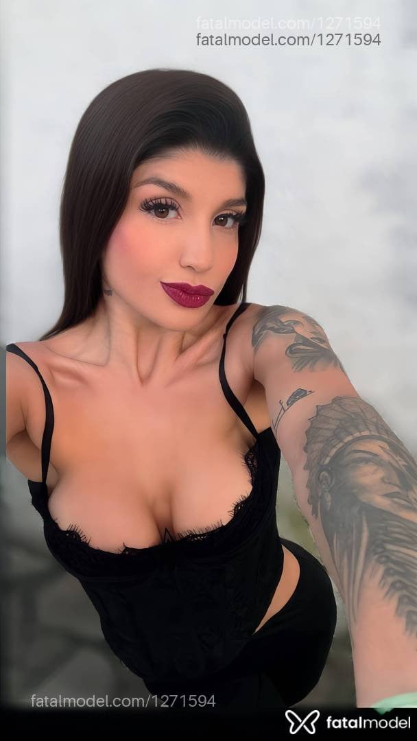 Acompanhante mulher com cabelo castanho de olhos mel - Brunatr