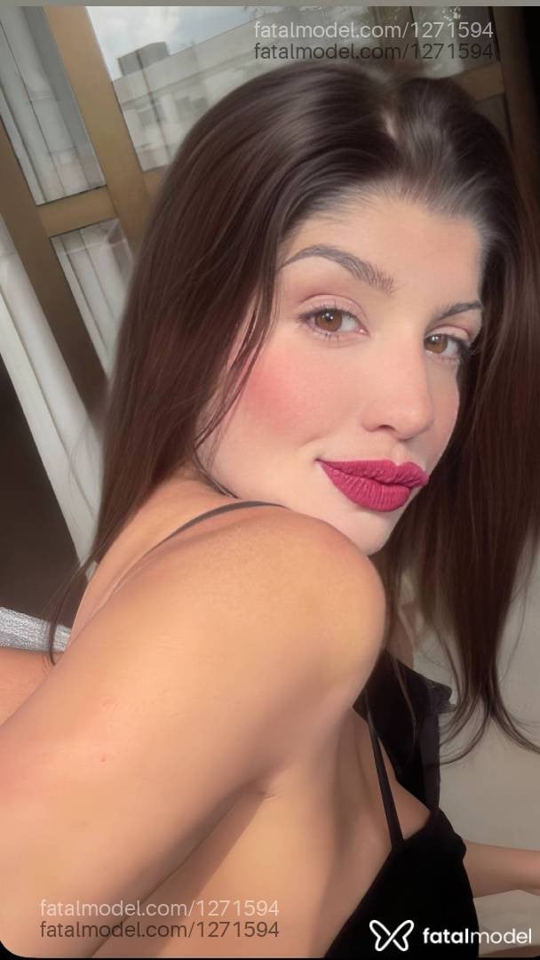 Acompanhante mulher com cabelo castanho de olhos mel - Brunatr
