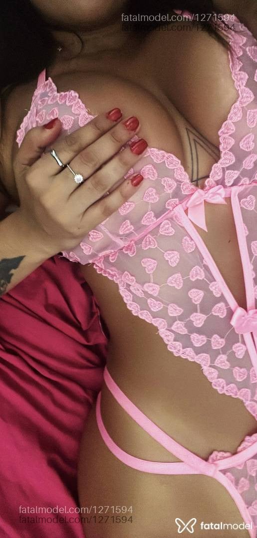 Acompanhante mulher com cabelo castanho de olhos mel - Brunatr