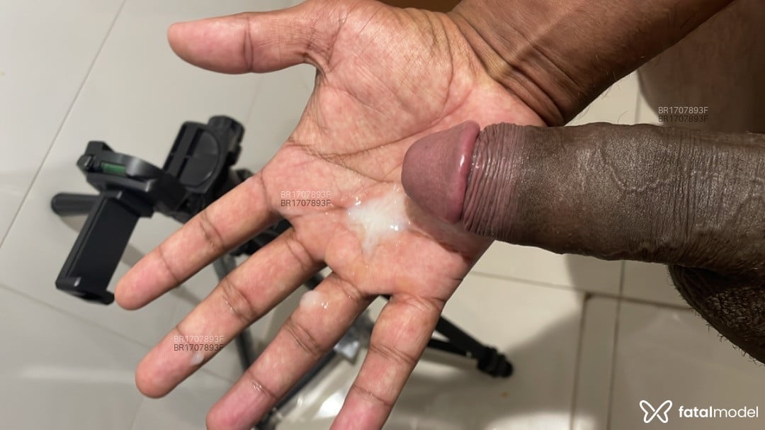 Acompanhante homem morena (o) de olhos pretos em Virtual - BlackRJ