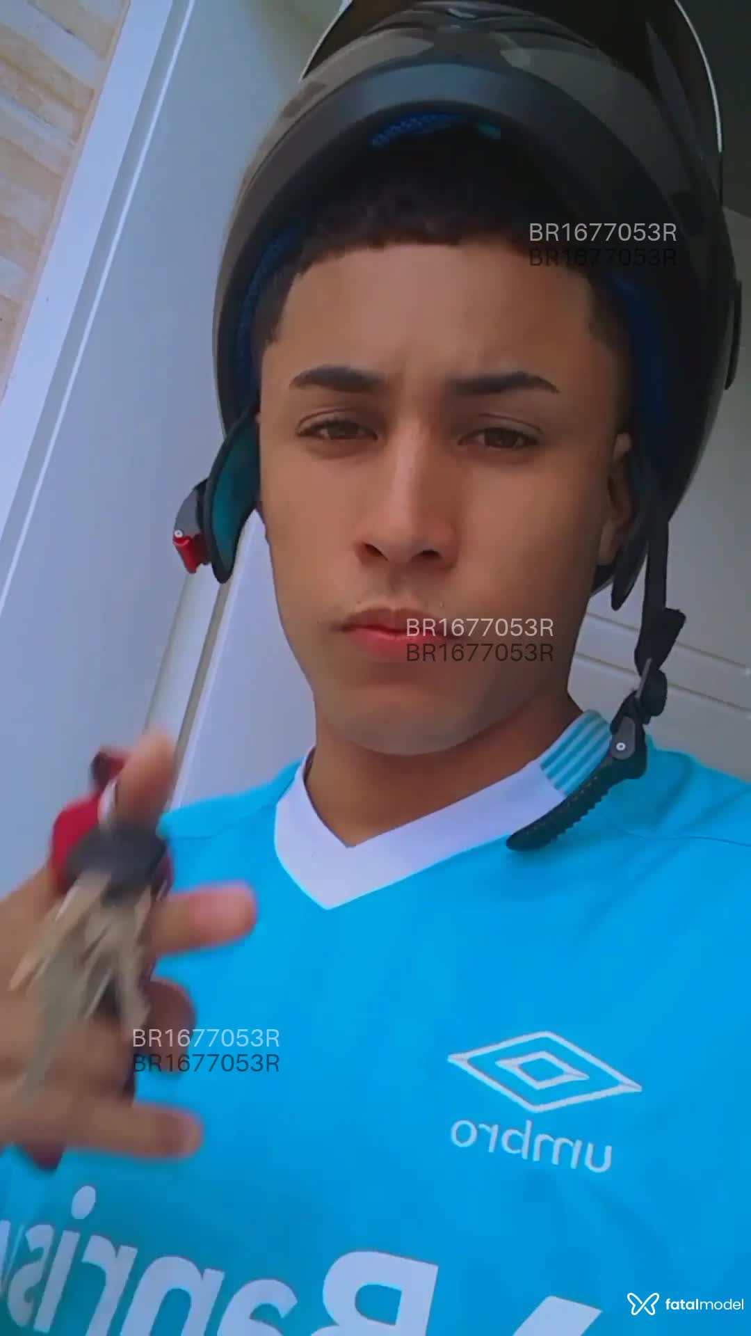 Acompanhante homem morena (o) de olhos castanhos em Virtual Acompanhante homem morena (o) de olhos castanhos em Virtual - Thomas