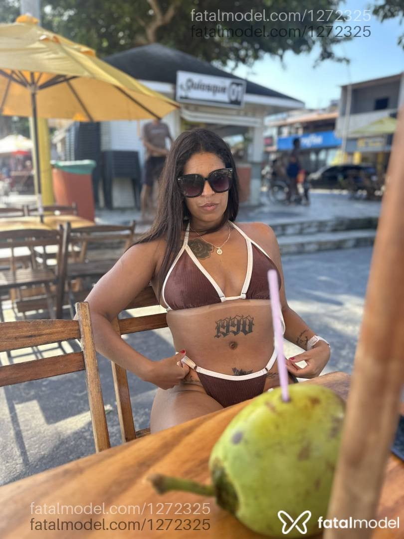 Acompanhante mulher com cabelo castanho de olhos castanhos - Nicolly Monteiro