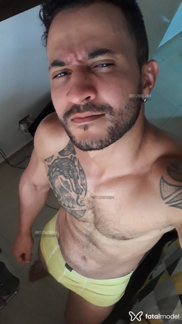 Acompanhante homem morena (o) de olhos castanhos - Leo Rec Acompanhante homem morena (o) de olhos castanhos - Leo Rec