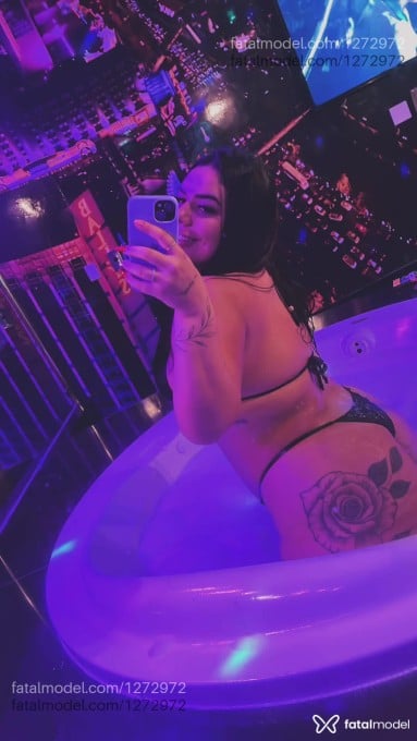 Acompanhante mulher morena (o) de olhos pretos - Keity Acompanhante mulher morena (o) de olhos pretos - Keity