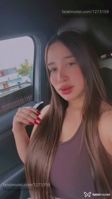 Acompanhante mulher com cabelo castanho de olhos mel em Linhares - Júlinha