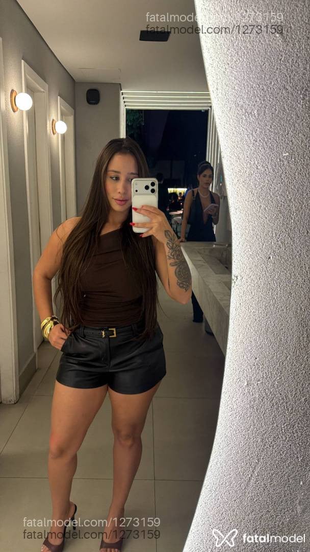 Acompanhante mulher com cabelo castanho de olhos mel em Telêmaco Borba - Júlinha