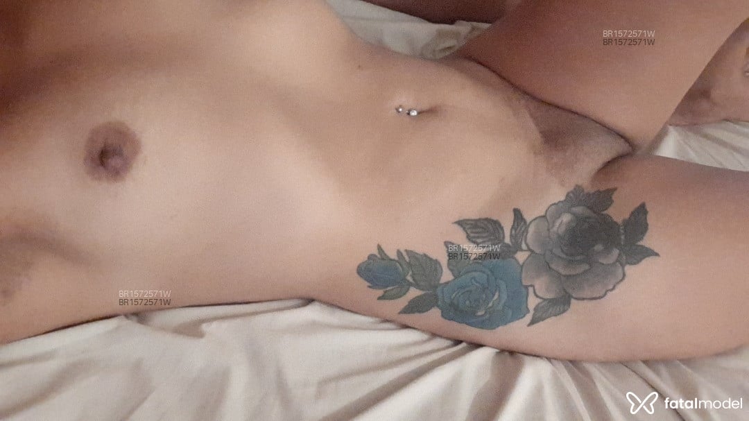 Acompanhante mulher morena (o) de olhos castanhos - morena