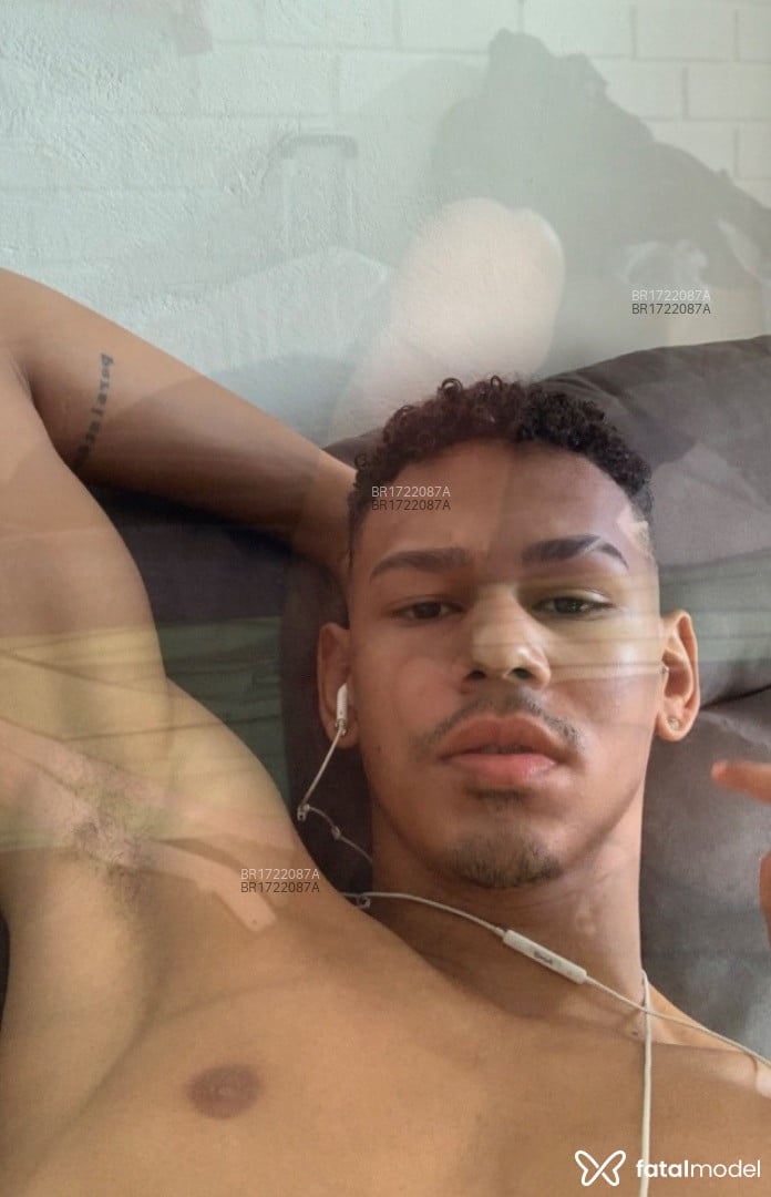 Acompanhante homem morena (o) de olhos pretos em Blumenau - Bito