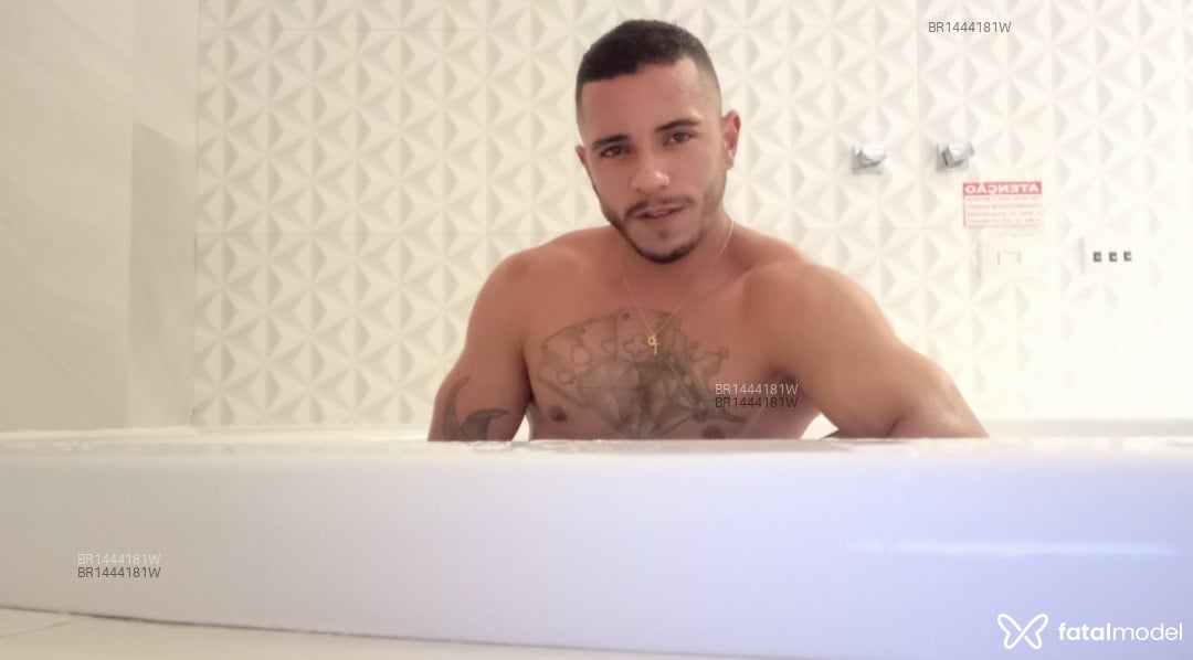 Acompanhante homem morena (o) de olhos castanhos em Maringá - Bruno Barreto