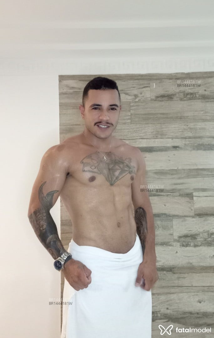 Acompanhante homem morena (o) de olhos castanhos em Maringá - Bruno Barreto