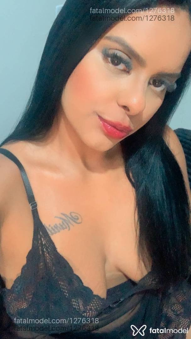 Acompanhante mulher morena (o) de olhos castanhos - Caroline Merlo