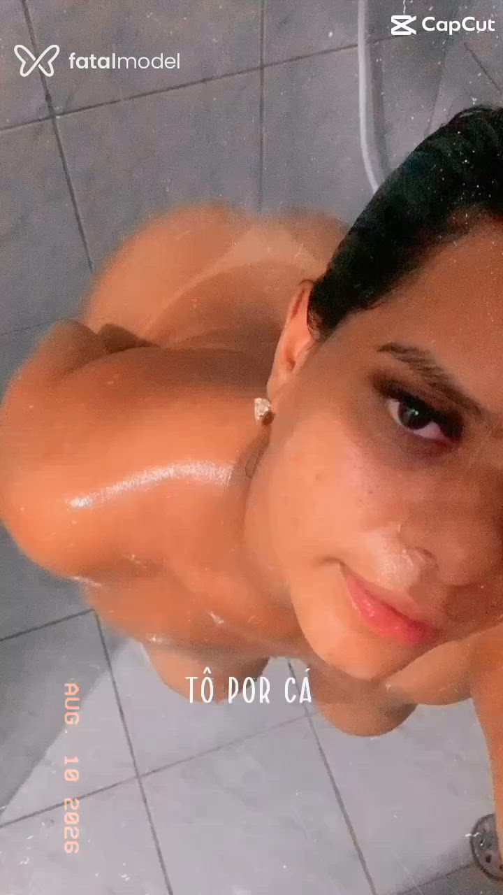 Acompanhante mulher morena (o) de olhos castanhos - Caroline Merlo Acompanhante mulher morena (o) de olhos castanhos - Caroline Merlo