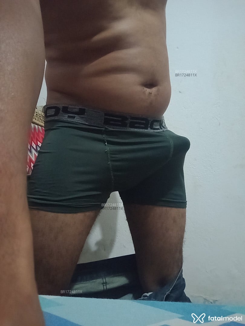 Acompanhante homem com cabelo castanho de olhos castanhos em São Paulo Acompanhante homem com cabelo castanho de olhos castanhos em São Paulo - Leandro