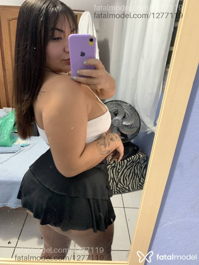 Acompanhante mulher com cabelo castanho de olhos castanhos - thais wholke