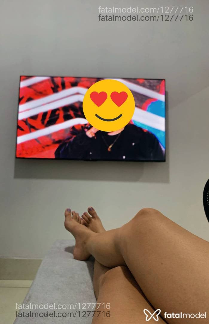 Acompanhante mulher com cabelo castanho de olhos castanhos - Rebeca Fonseca