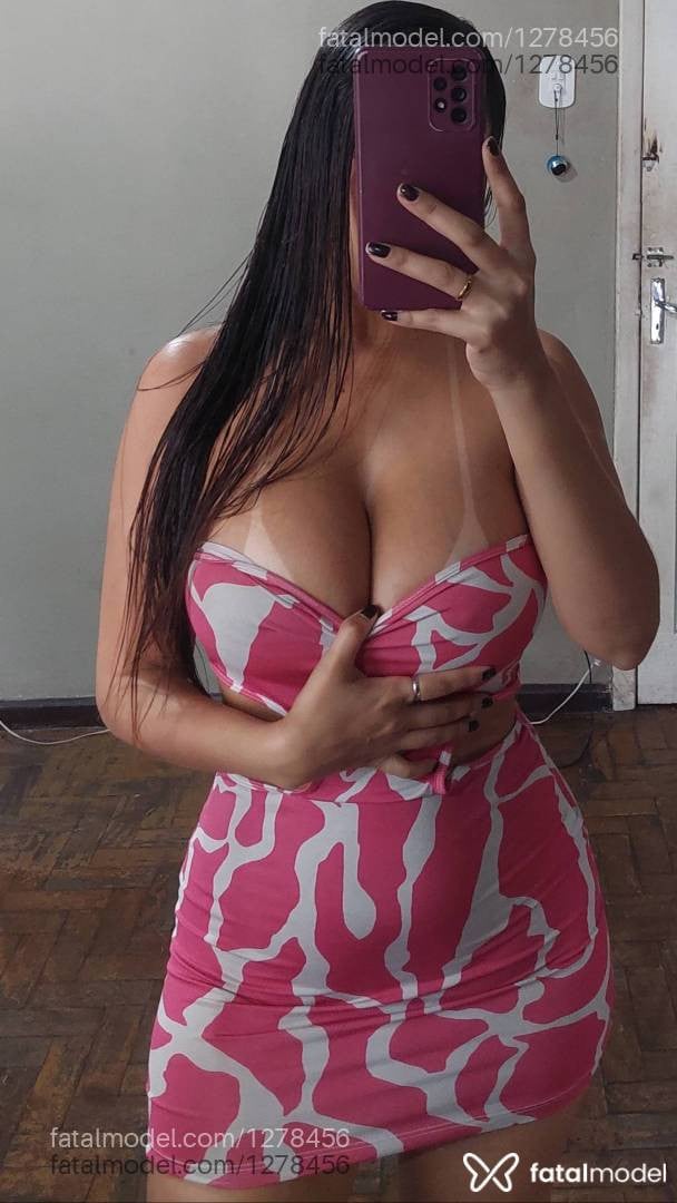 Acompanhante mulher morena (o) de olhos verdes - Larissa