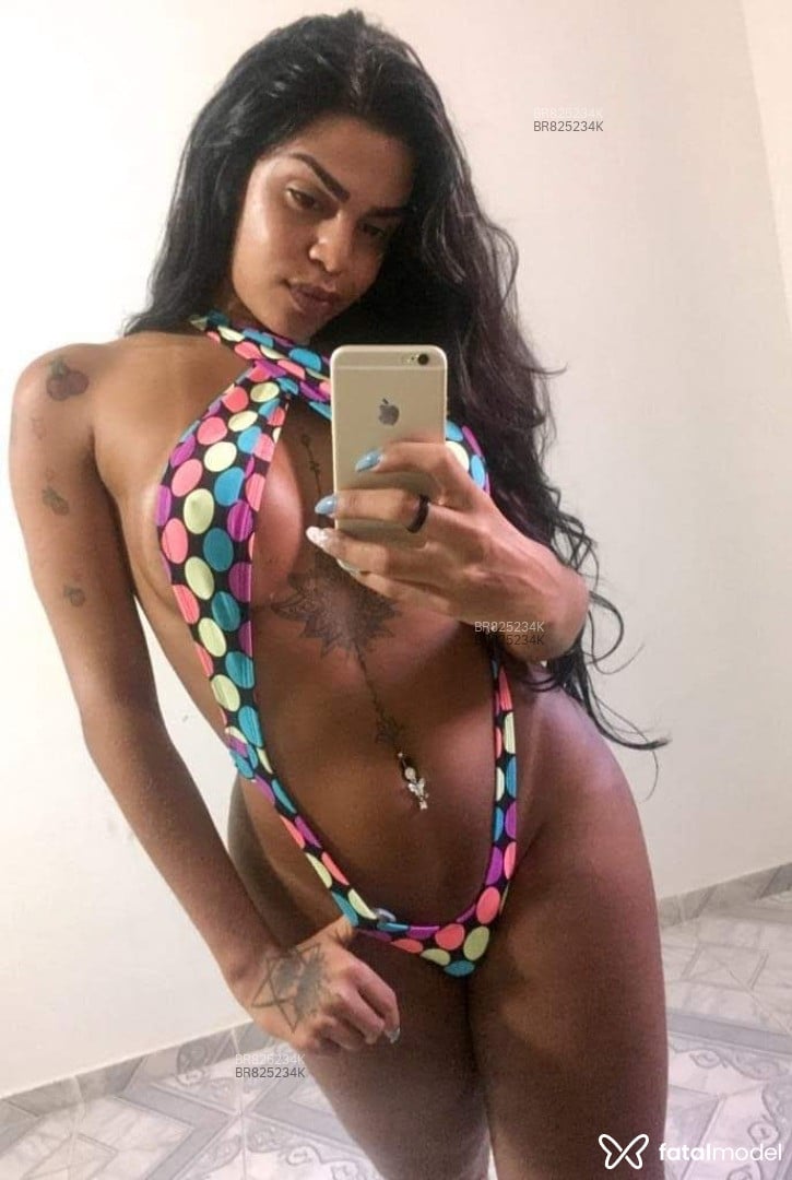 Acompanhante mulher trans morena (o) de olhos pretos em Rio de Janeiro - Camilla Belezinha