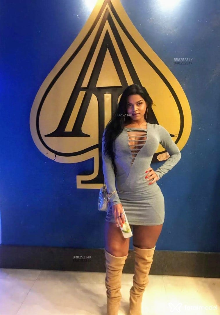 Acompanhante mulher trans morena (o) de olhos pretos em Rio de Janeiro - Camilla Belezinha