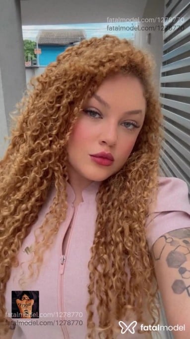 Acompanhante mulher ruiva (o) de olhos verdes em Balneário Camboriú - Stefanny Xavii