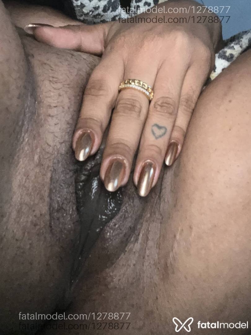 Acompanhante mulher morena (o) de olhos pretos - Nicole Carvalho
