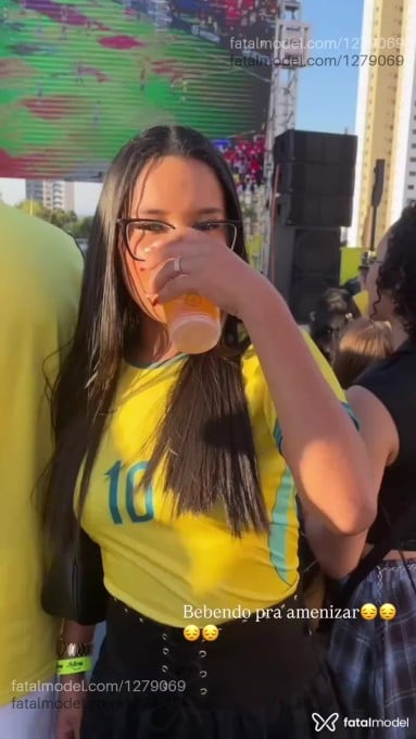 Acompanhante mulher com cabelo castanho de olhos pretos em Cáceres Acompanhante mulher com cabelo castanho de olhos pretos em Cáceres - Mariana Vargas