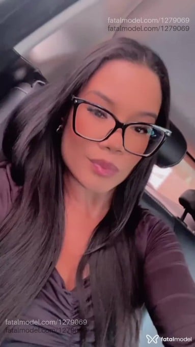 Acompanhante mulher com cabelo castanho de olhos pretos em Cáceres Acompanhante mulher com cabelo castanho de olhos pretos em Cáceres - Mariana Vargas