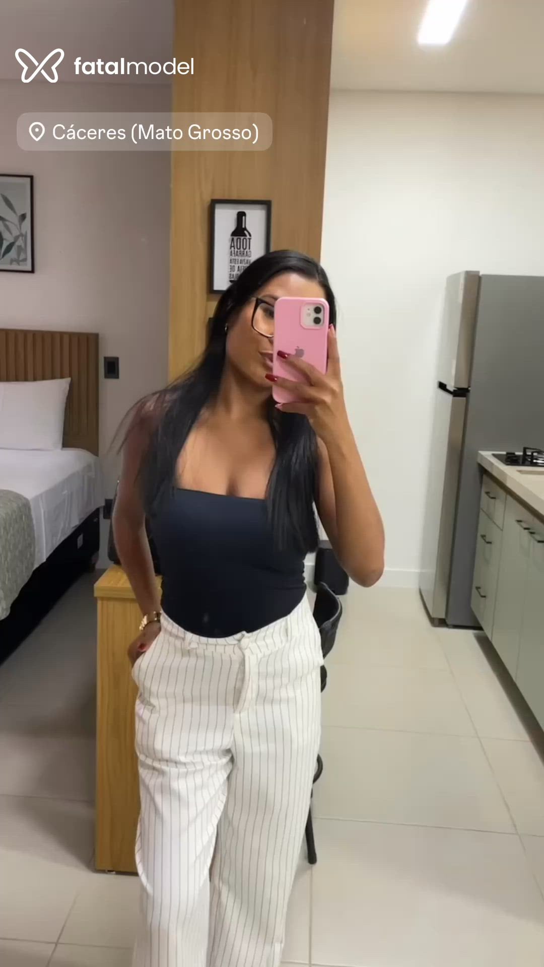 Acompanhante mulher com cabelo castanho de olhos pretos - Mariana Vargas