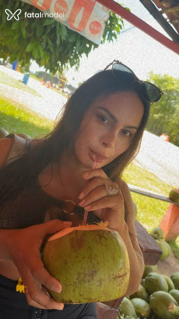 Acompanhante mulher trans com cabelo castanho de olhos castanhos - Vitória Santos Acompanhante mulher trans com cabelo castanho de olhos castanhos - Vitória Santos