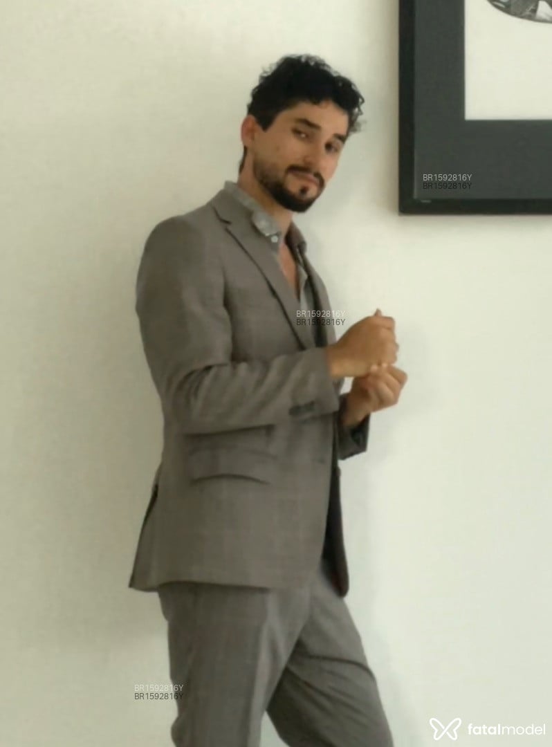 Acompanhante homem com cabelo castanho de olhos mel em Virtual Acompanhante homem com cabelo castanho de olhos mel em Virtual - SeuDestino