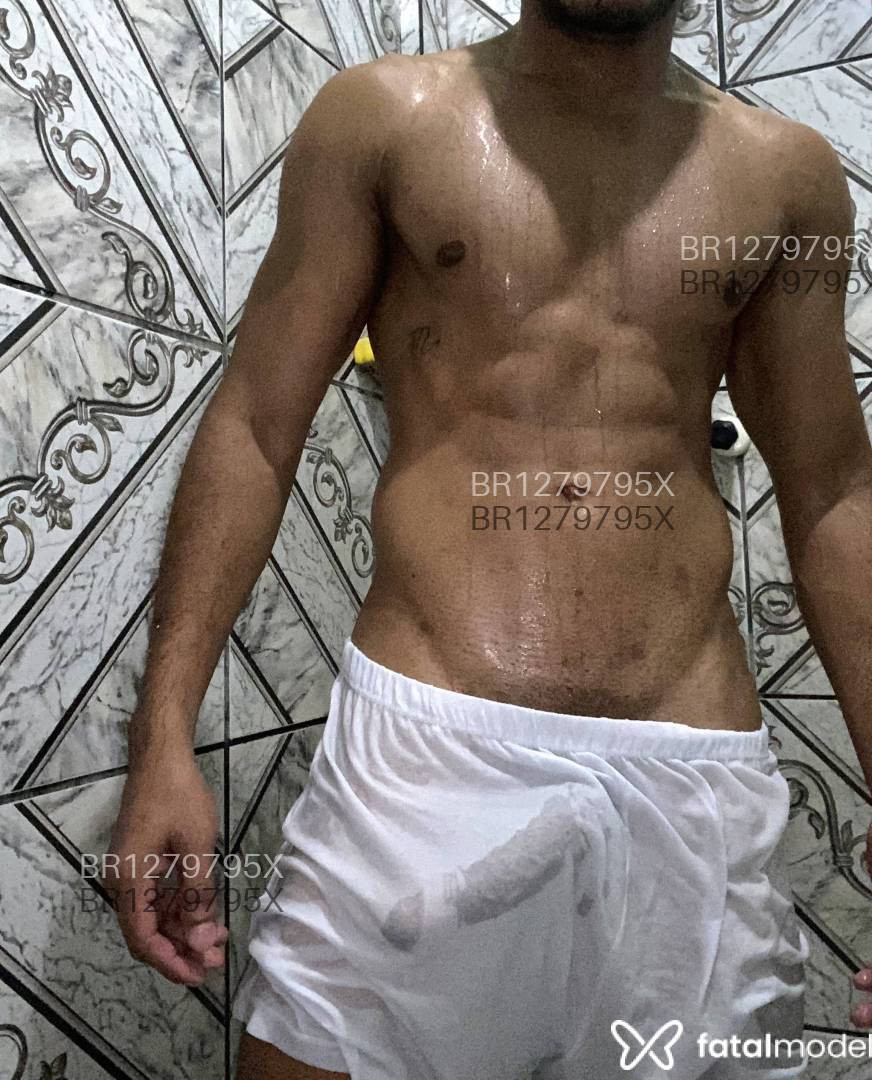 Acompanhante homem morena (o) de olhos castanhos em Curitiba - Átila