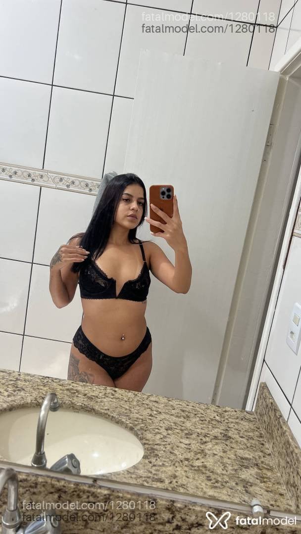 Acompanhante mulher morena (o) de olhos pretos - Elisa