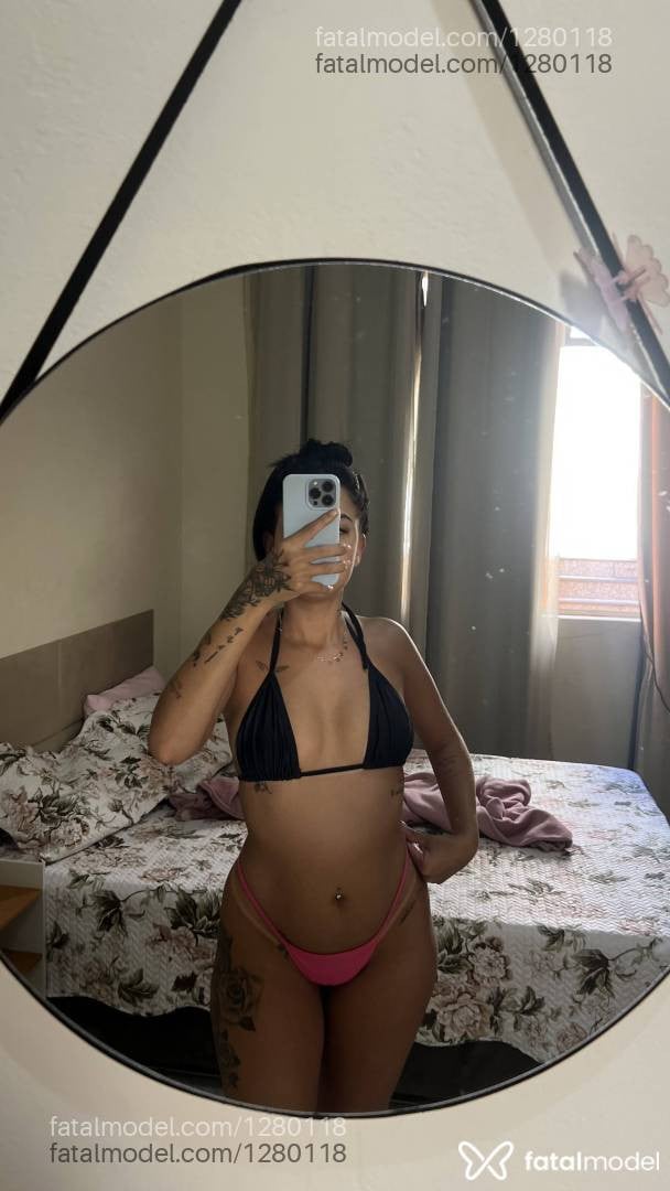 Acompanhante mulher morena (o) de olhos pretos - Elisa
