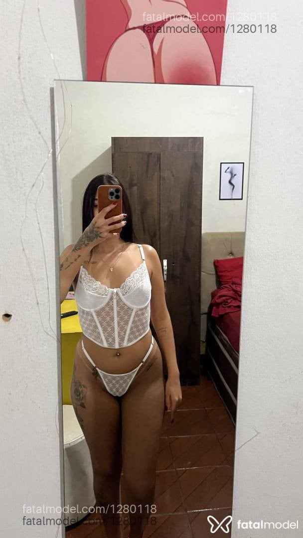Acompanhante mulher morena (o) de olhos pretos - Elisa