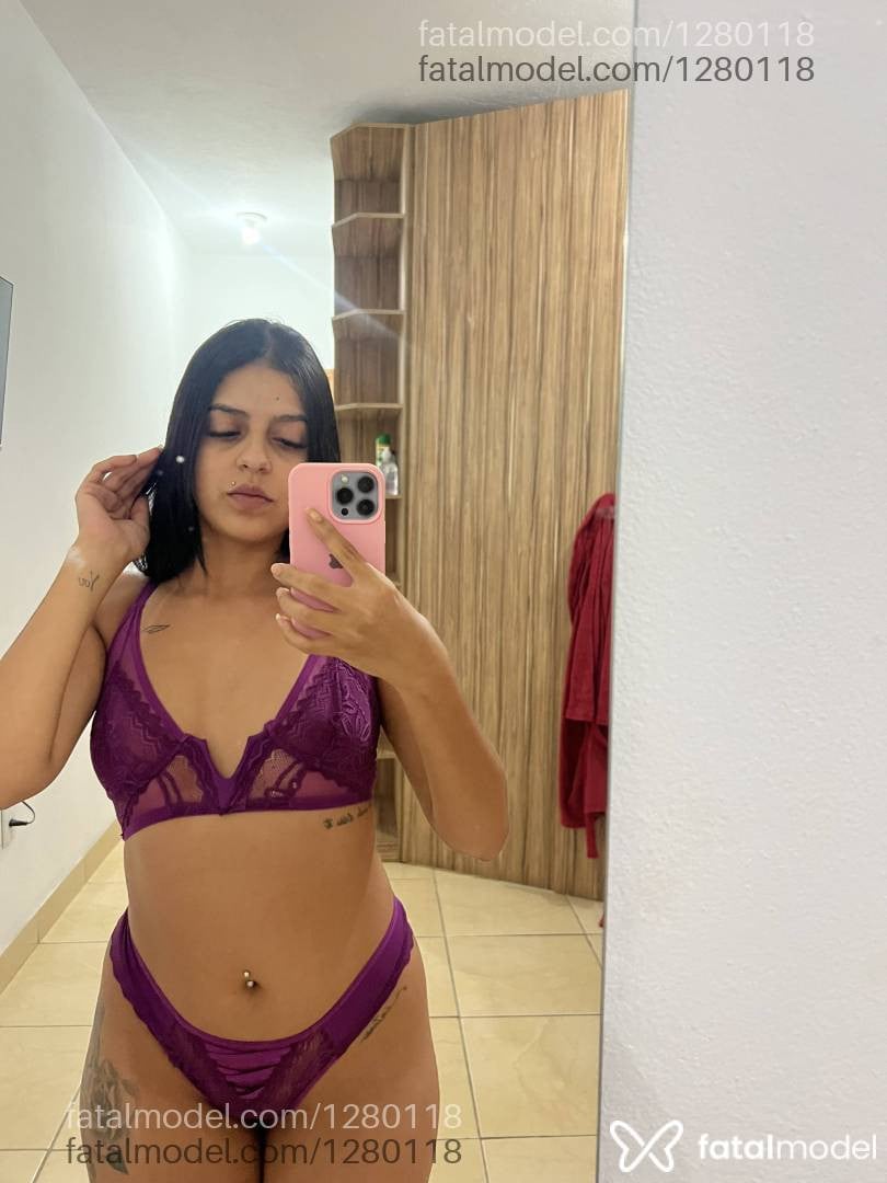 Acompanhante mulher morena (o) de olhos pretos - Elisa