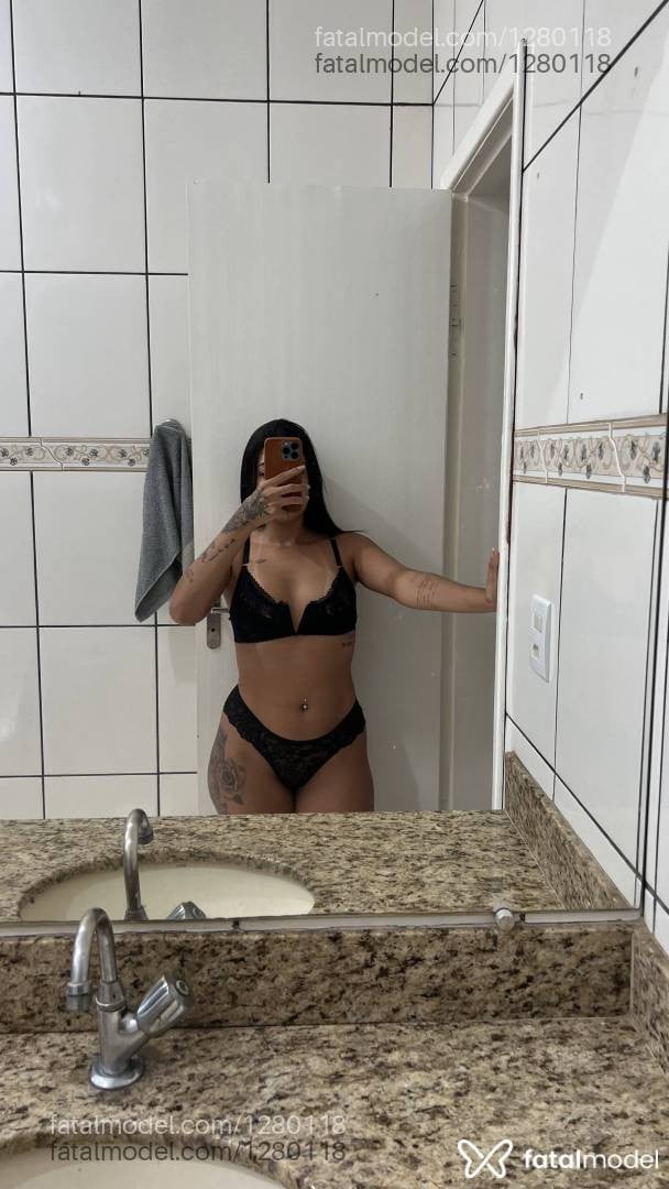 Acompanhante mulher morena (o) de olhos pretos - Elisa