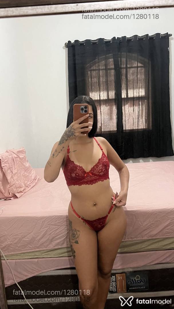 Acompanhante mulher morena (o) de olhos pretos - Elisa