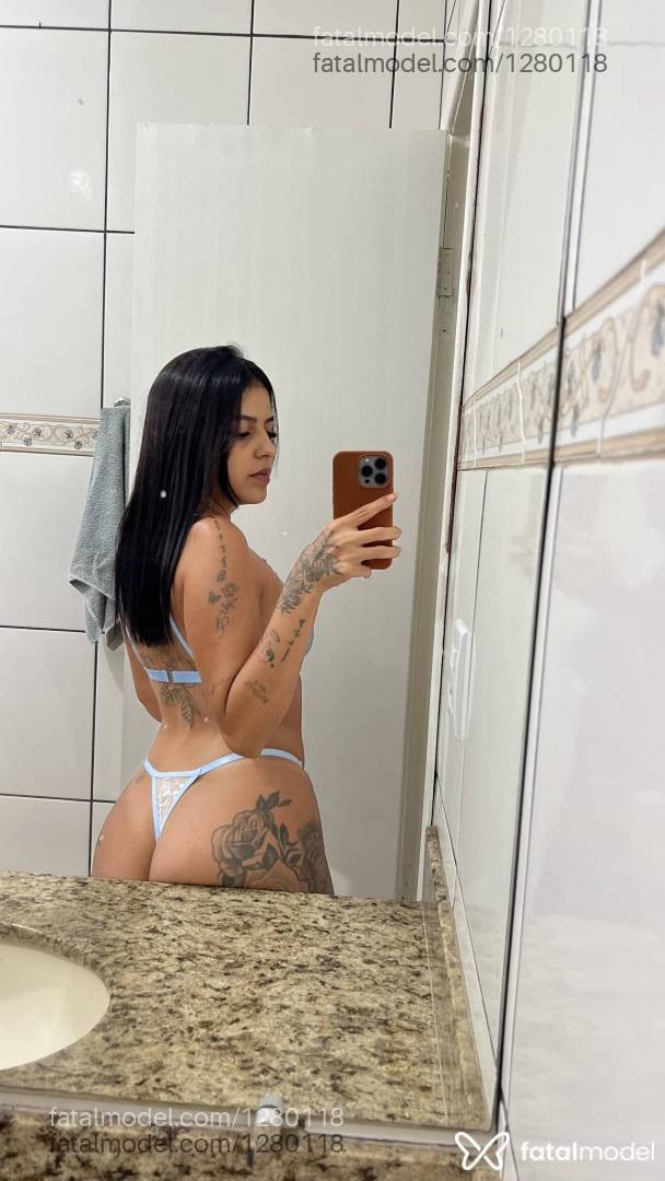 Acompanhante mulher morena (o) de olhos pretos - Elisa