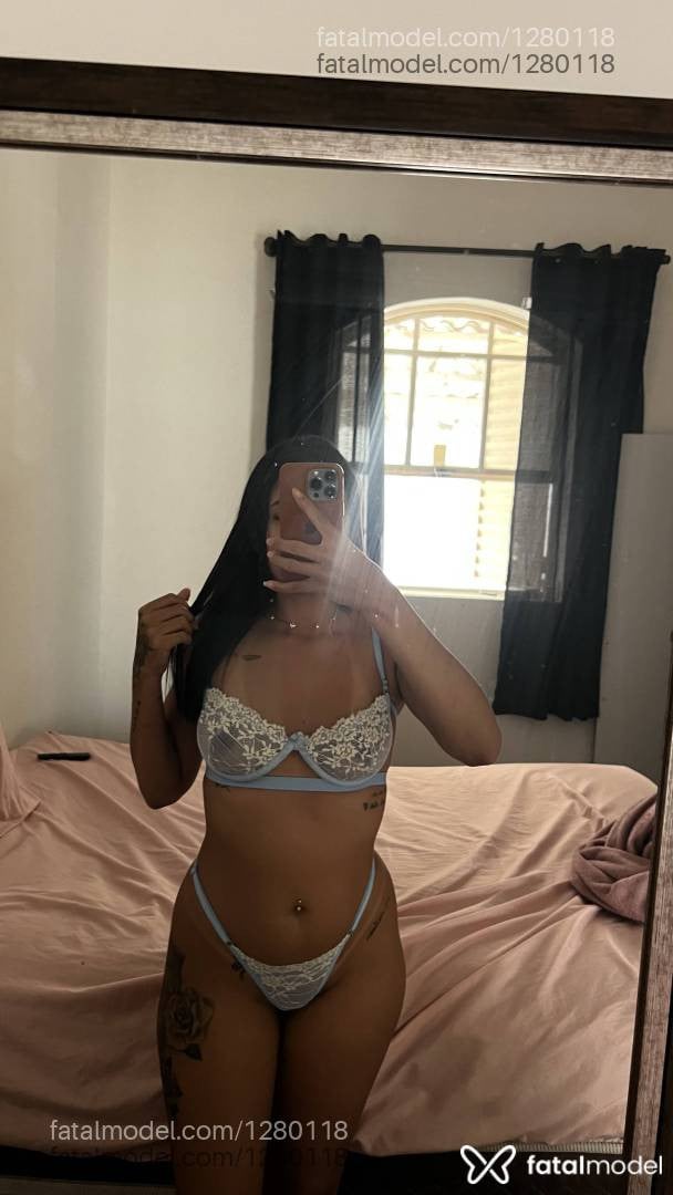 Acompanhante mulher morena (o) de olhos pretos - Elisa