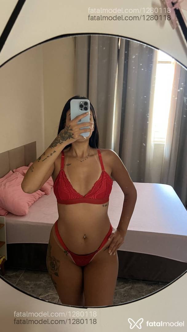Acompanhante mulher morena (o) de olhos pretos - Elisa